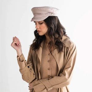 Gigi pip Lieutenant cap NWOT